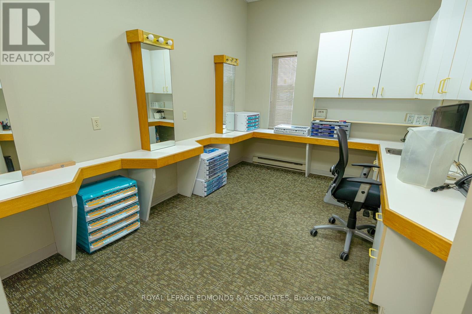 Office for Rent in Pembroke – 100 VICTORIA STREET, Pembroke – MLS# X13668192 - Image 23