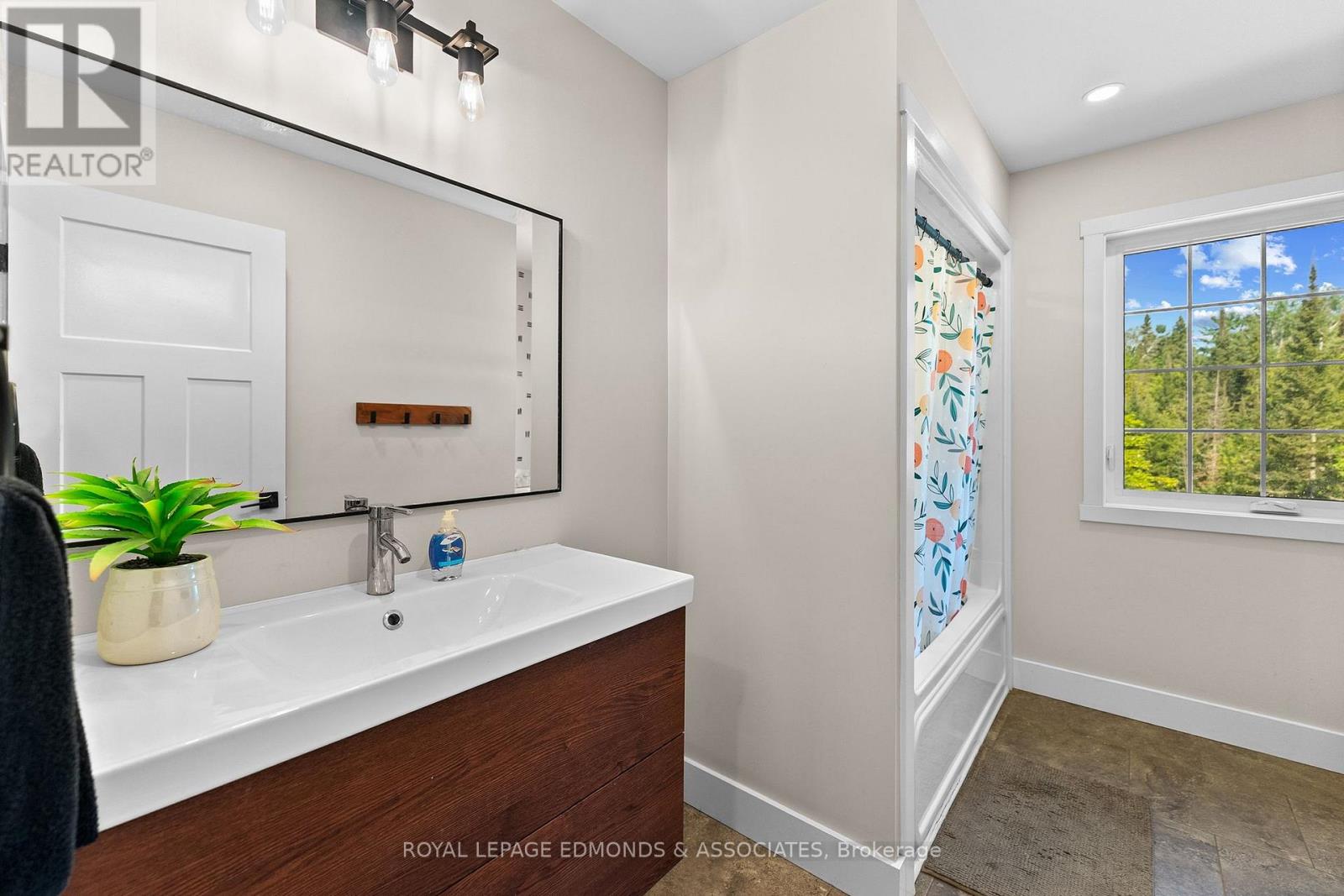 300 FOREST PARK ROAD - Image 32