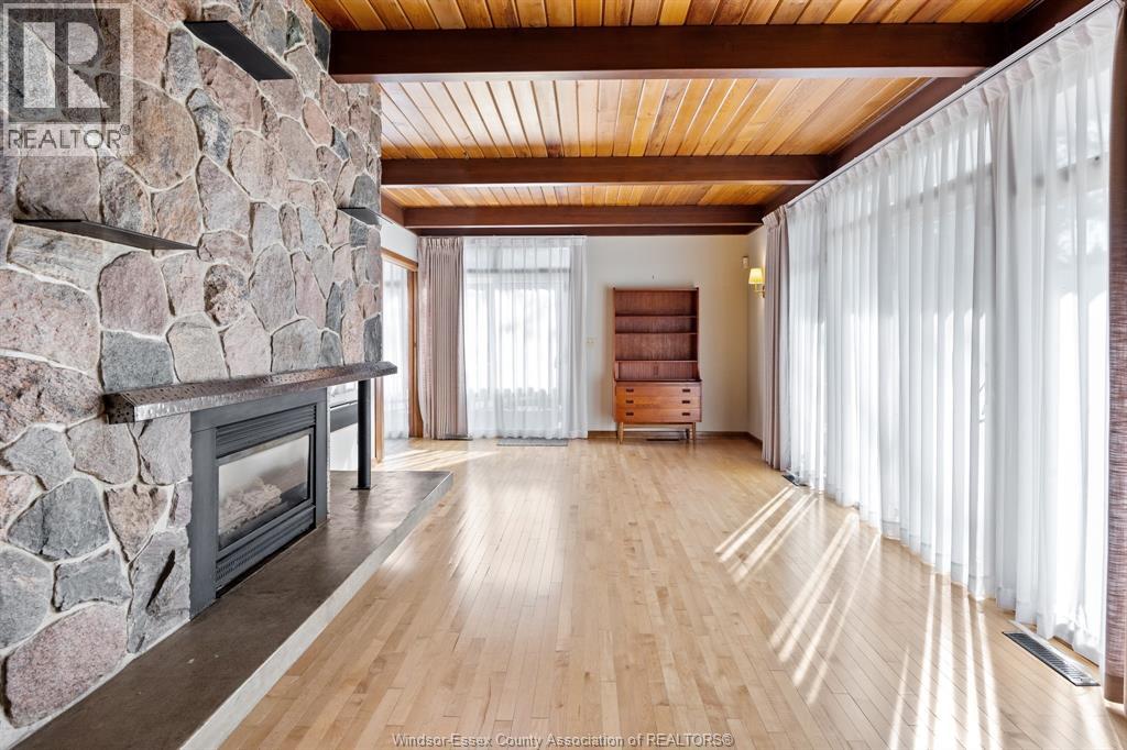 3760 VICTORIA BOULEVARD - 14
