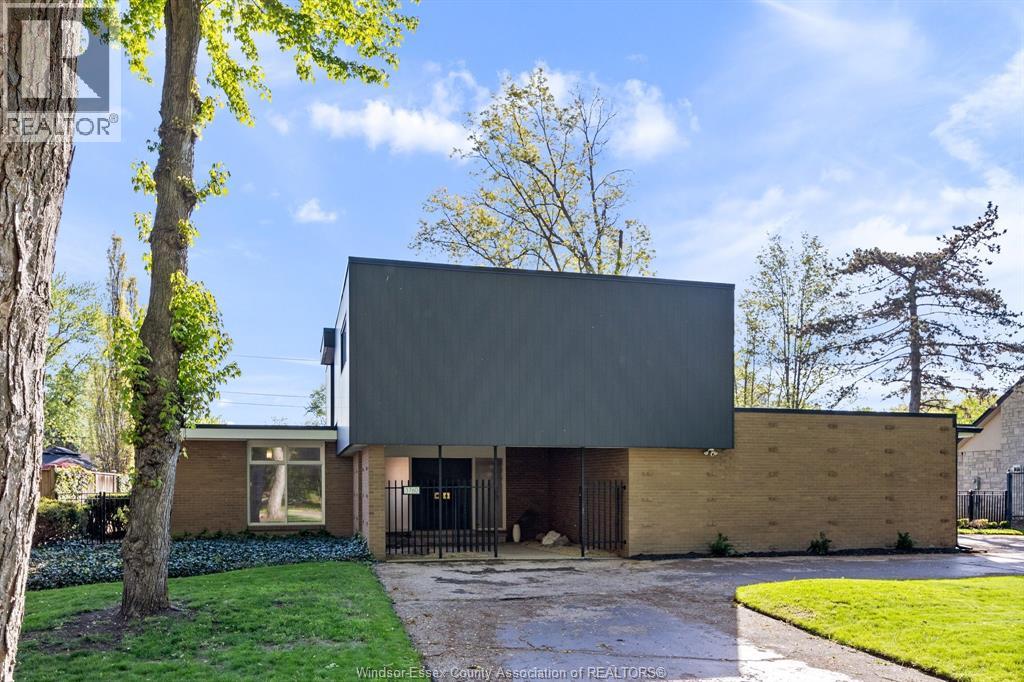 3760 VICTORIA BOULEVARD - 2