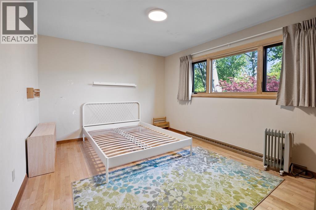 3760 VICTORIA BOULEVARD - 25
