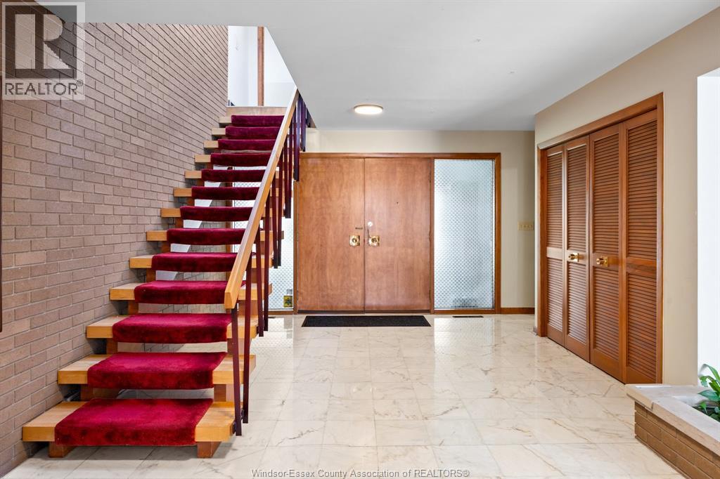 3760 VICTORIA BOULEVARD - 5