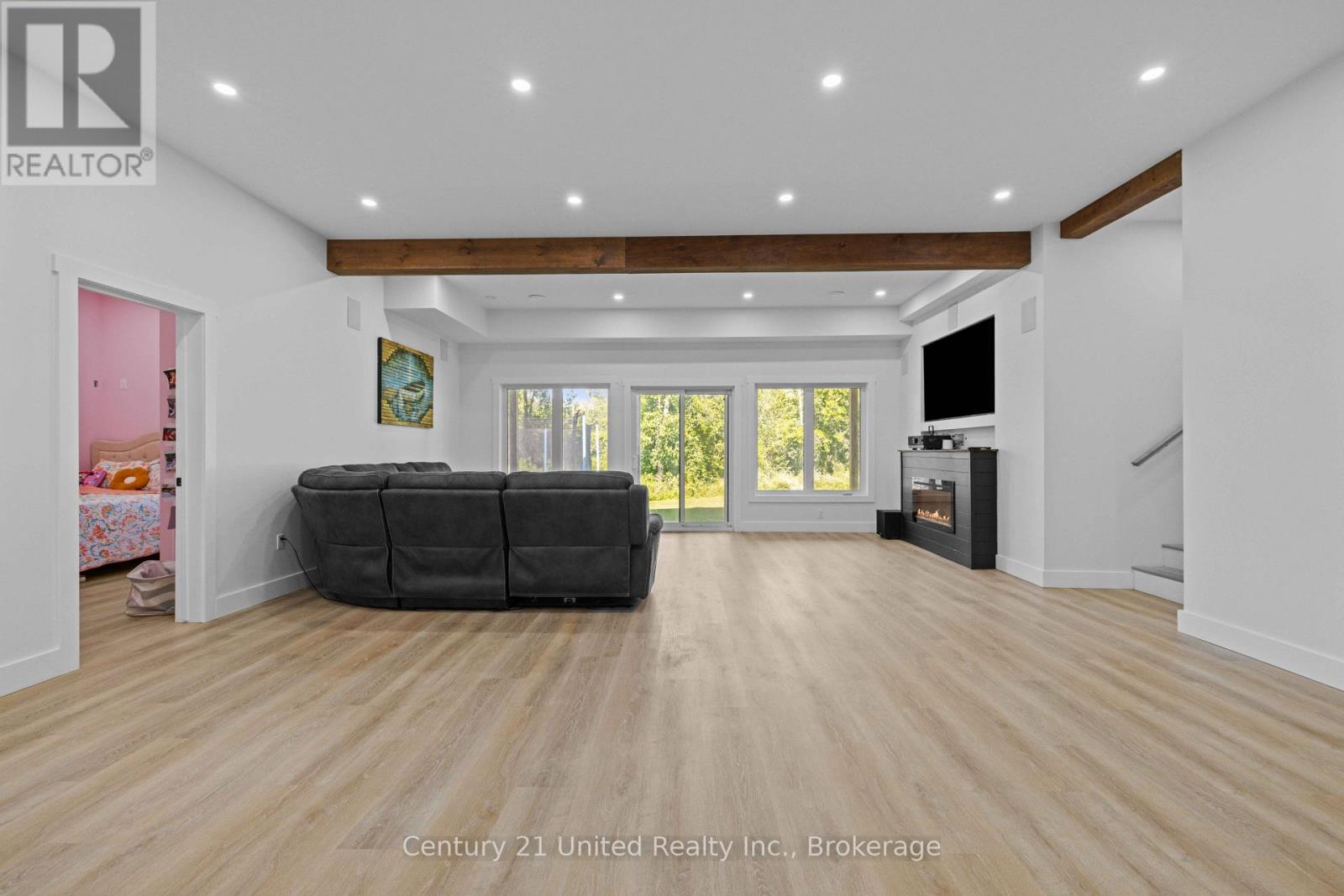 27 AWBRIE LANE - Image 26