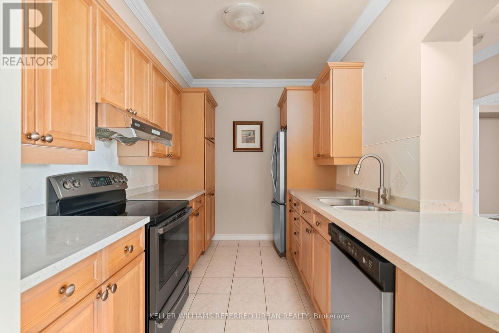 #212 9519 KEELE STREET - 9