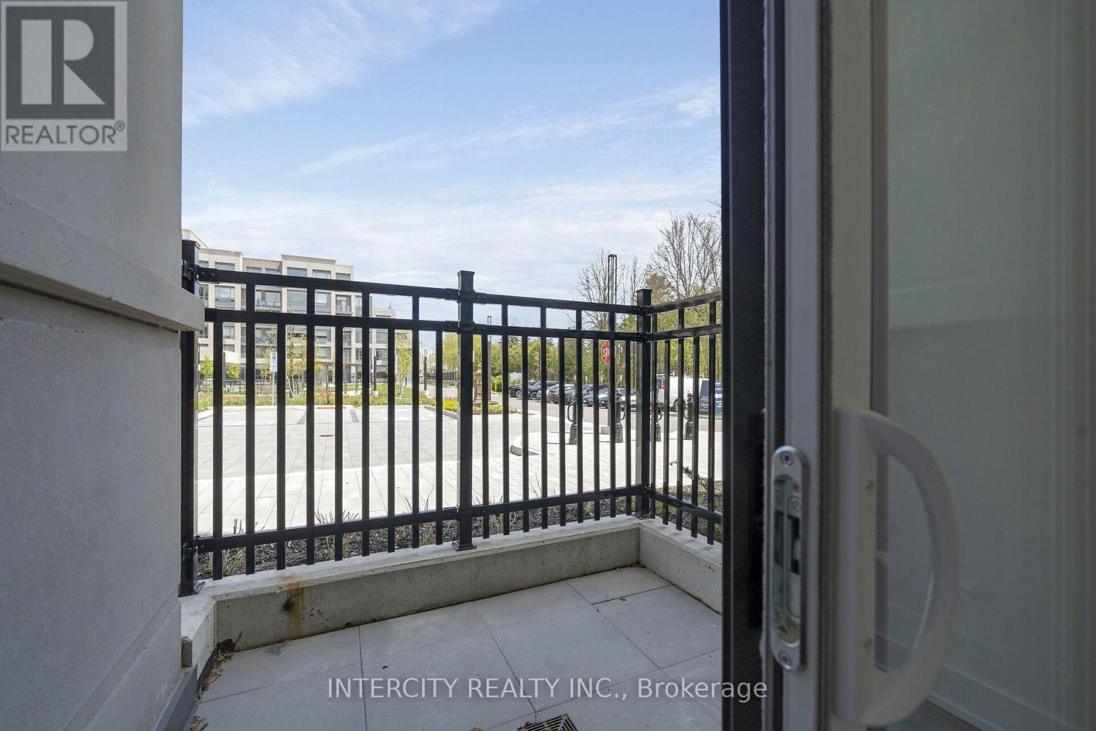 #110 2075 KING ROAD - 25