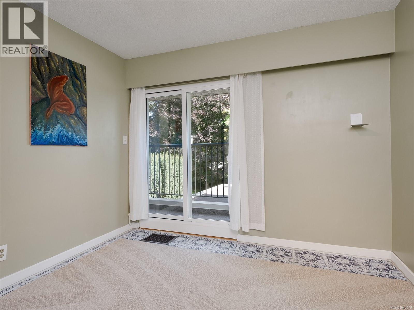 #15 1701 McKenzie Ave - Image 9