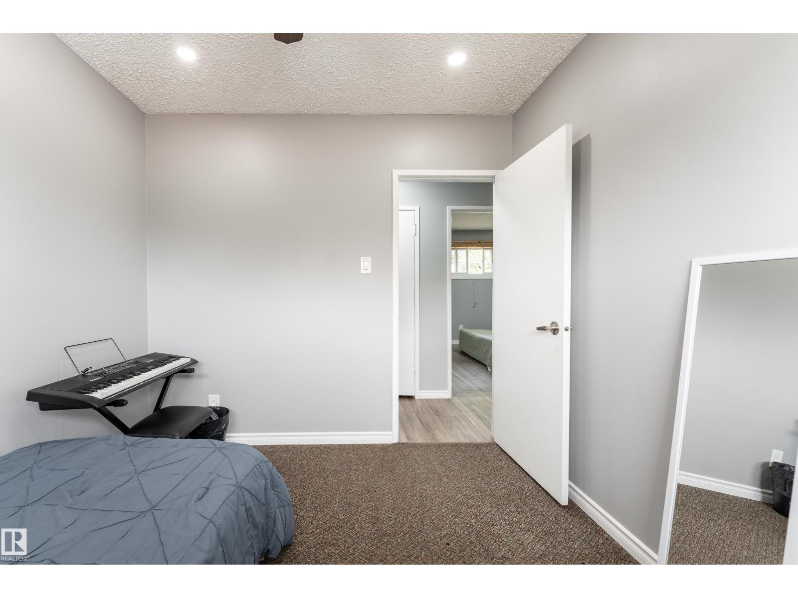 9012 MEADOWLARK RD NW - Image 22