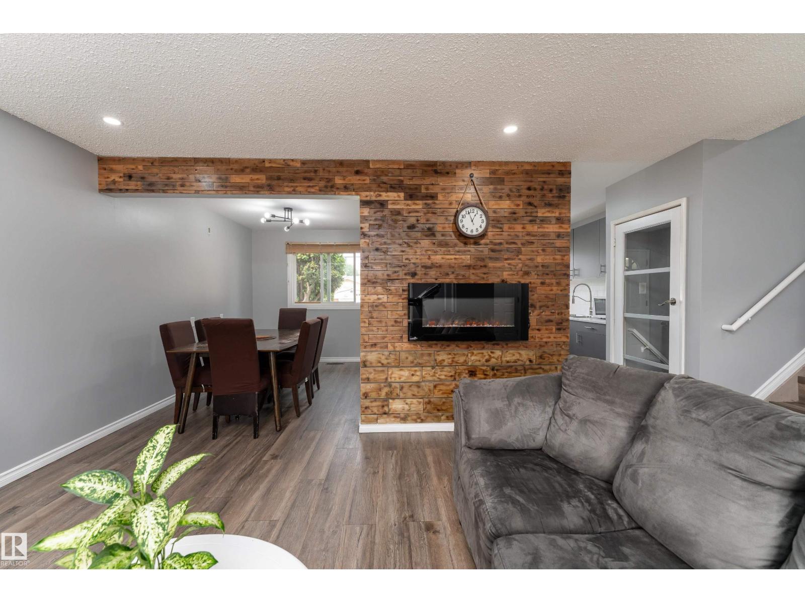 9012 MEADOWLARK RD NW - Image 8