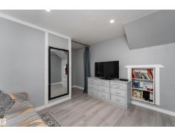 9012 Meadowlark Rd Nw, Edmonton, AB T5R5W8 Photo 36