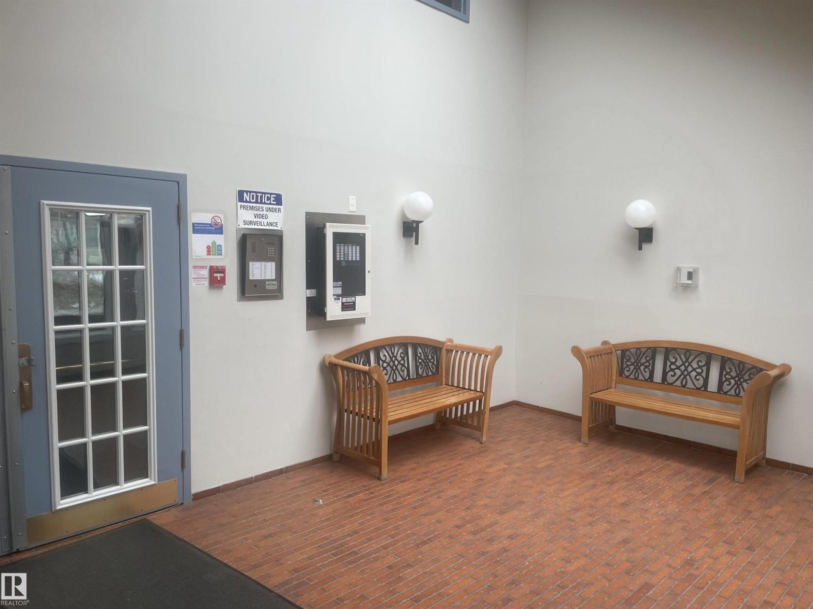 #109 11115 80 AV NW - 23
