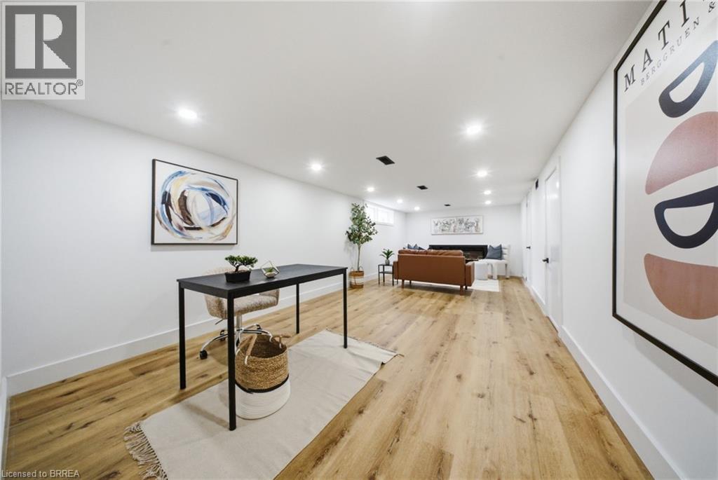 92 FAIRVIEW Drive - Image 20
