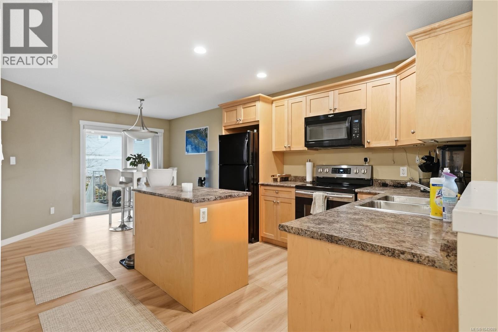 6085 Clayburn Pl - 4