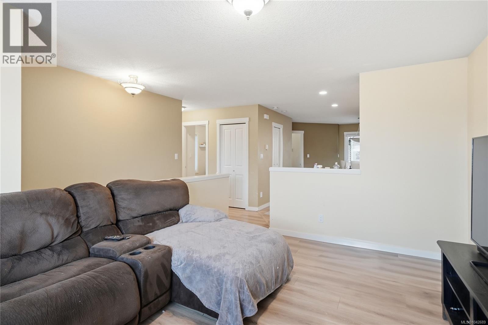 6085 Clayburn Pl - 13