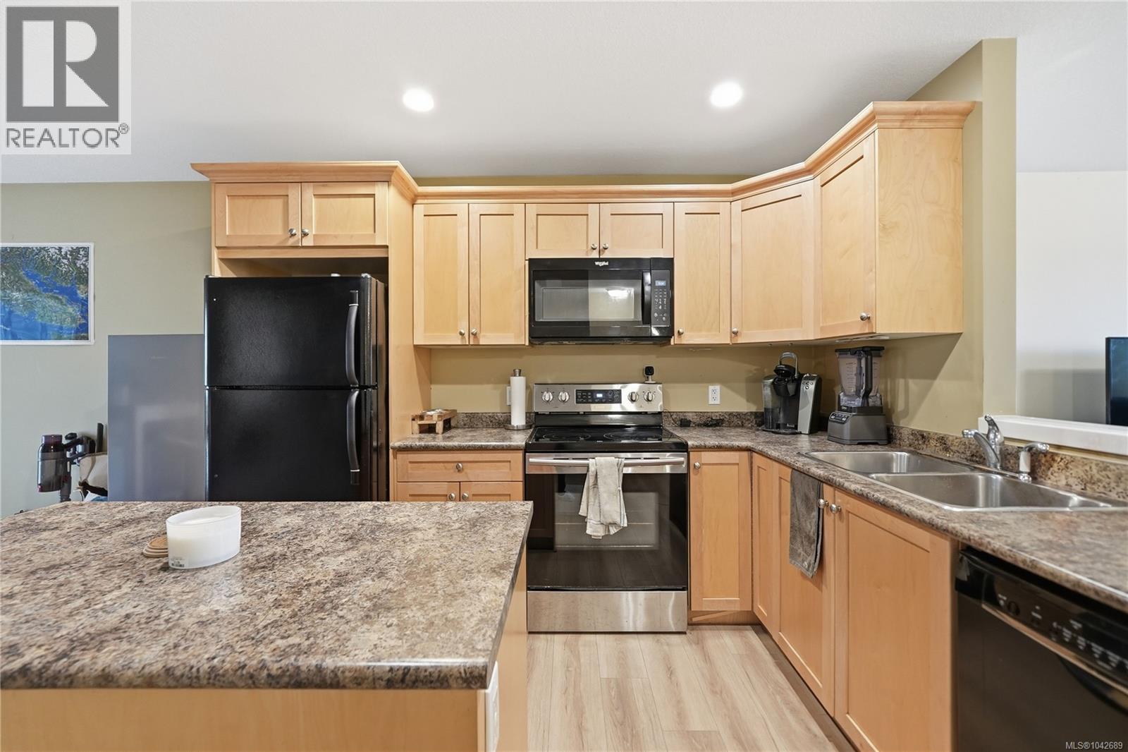 6085 Clayburn Pl - Image 15