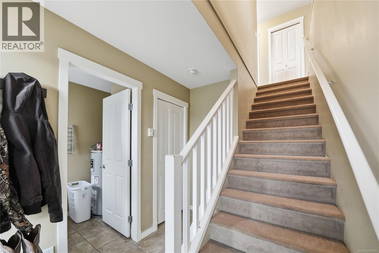 6085 Clayburn Pl - 22