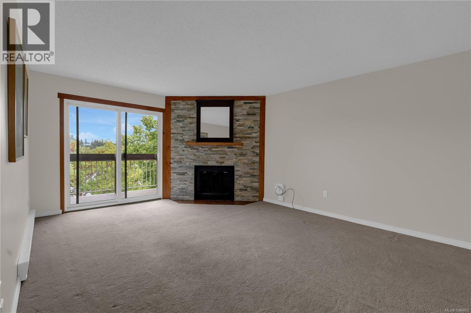 #403 79 Gorge Rd W - 23