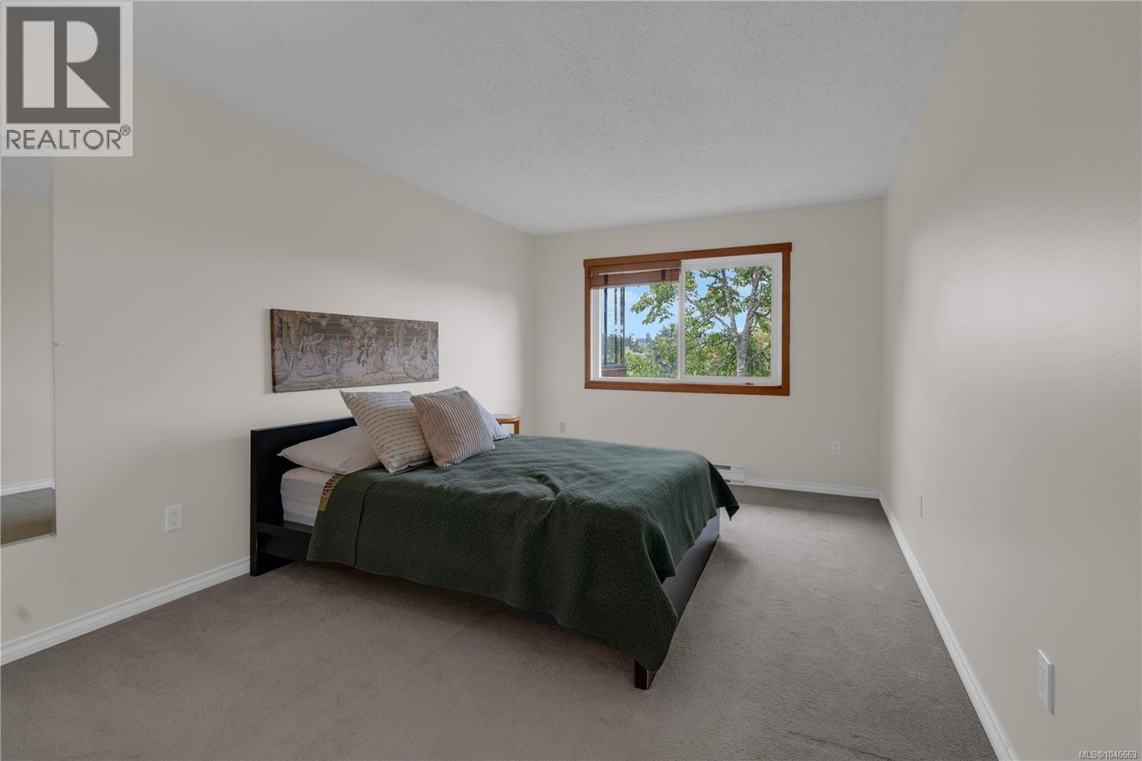 #403 79 Gorge Rd W - 28