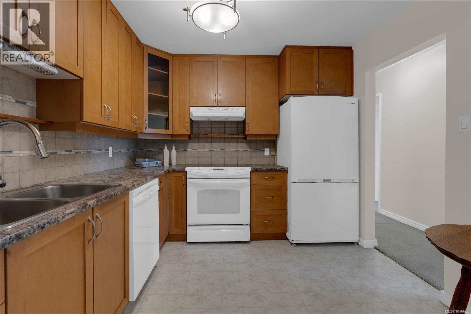 #403 79 Gorge Rd W - 4