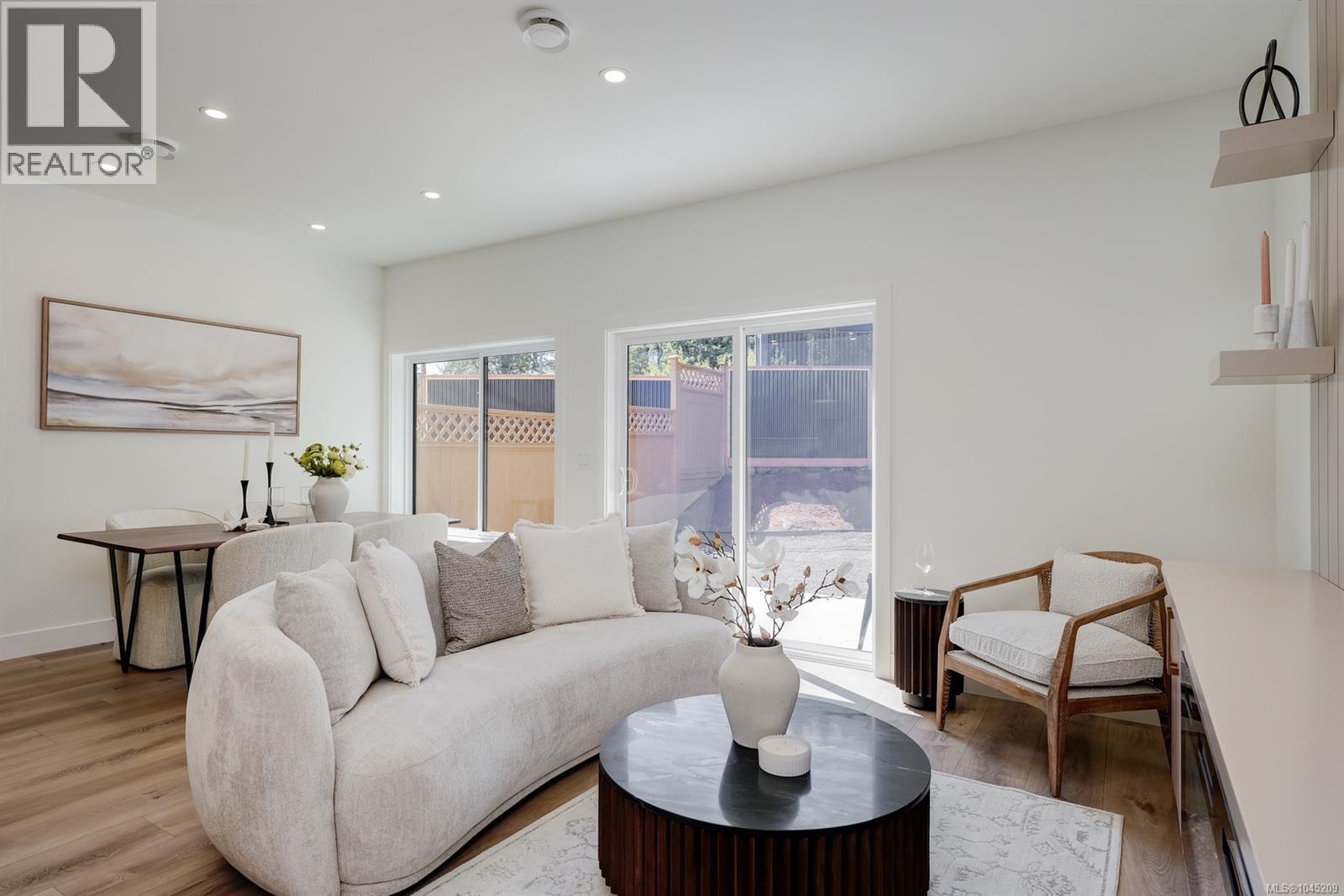 2 4068 Tuxedo Drive, Saanich
