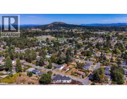 2 4068 Tuxedo Dr, Saanich, BC V8X2L3 Photo 39