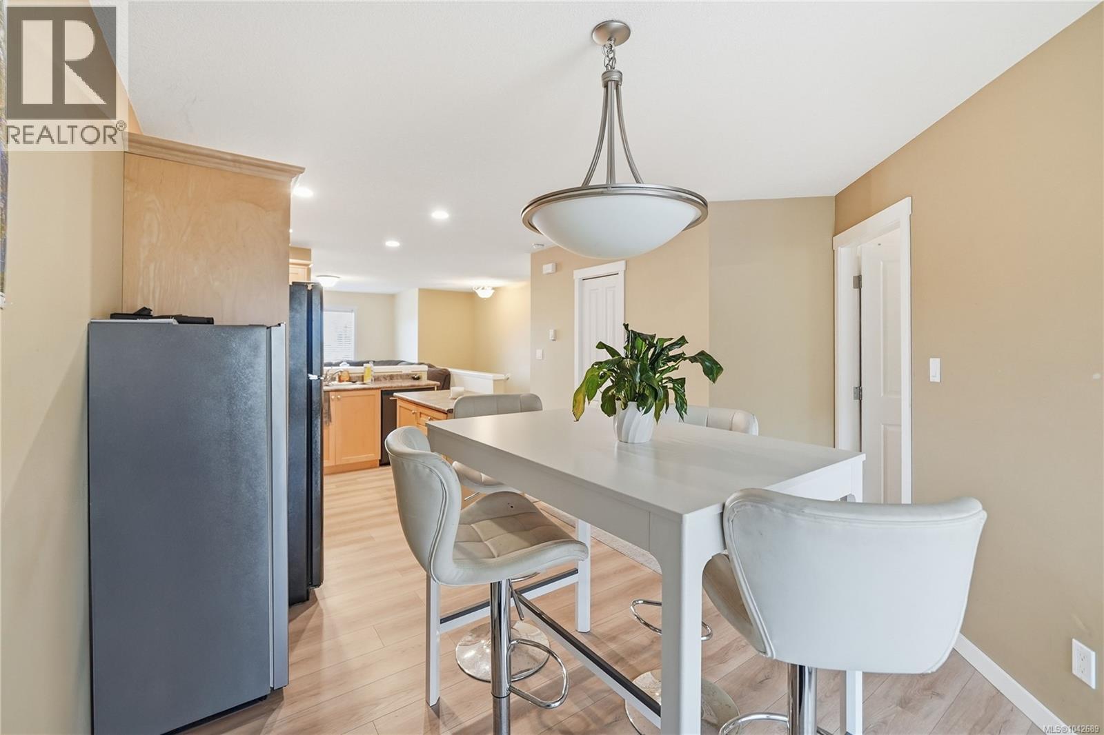 6085 Clayburn Pl - Image 16