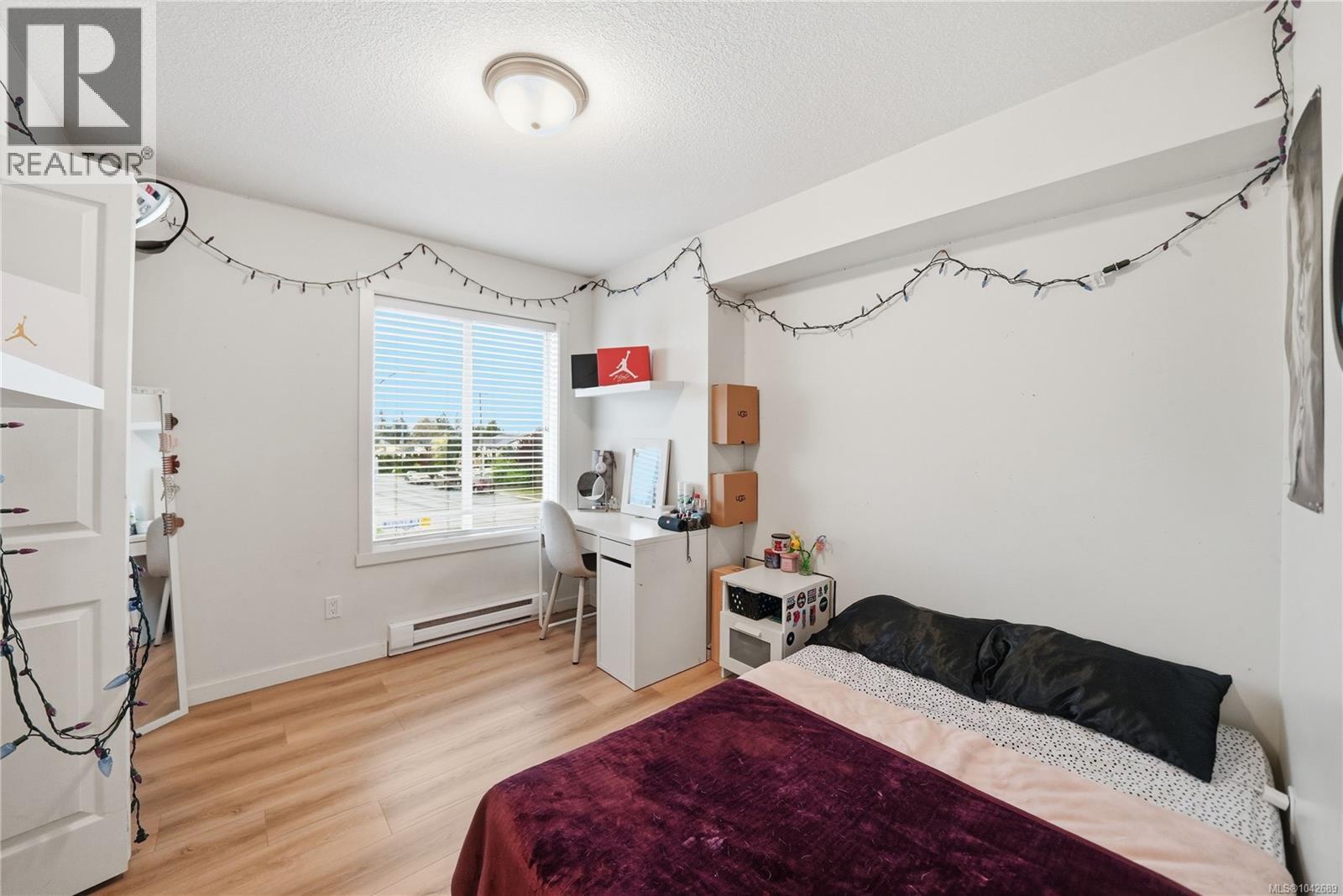 6085 Clayburn Pl - 20