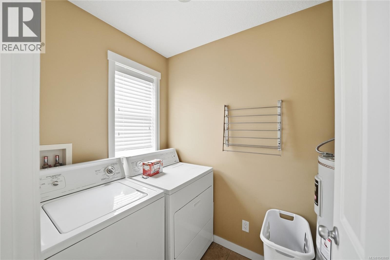 6085 Clayburn Pl - 23