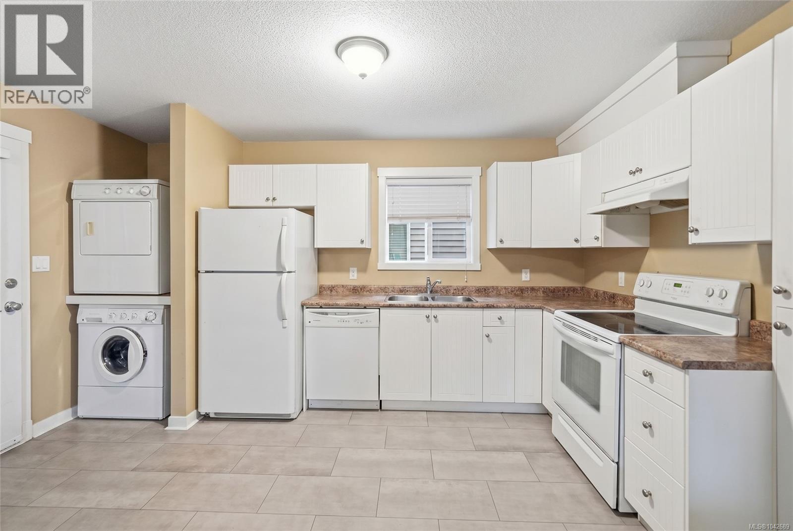 6085 Clayburn Pl - Image 25
