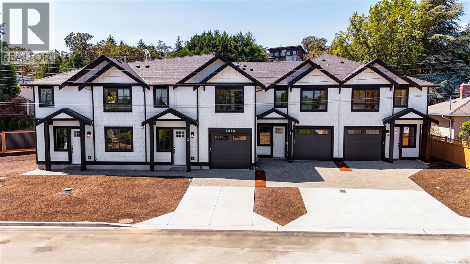 4 4068 Tuxedo Drive, Saanich