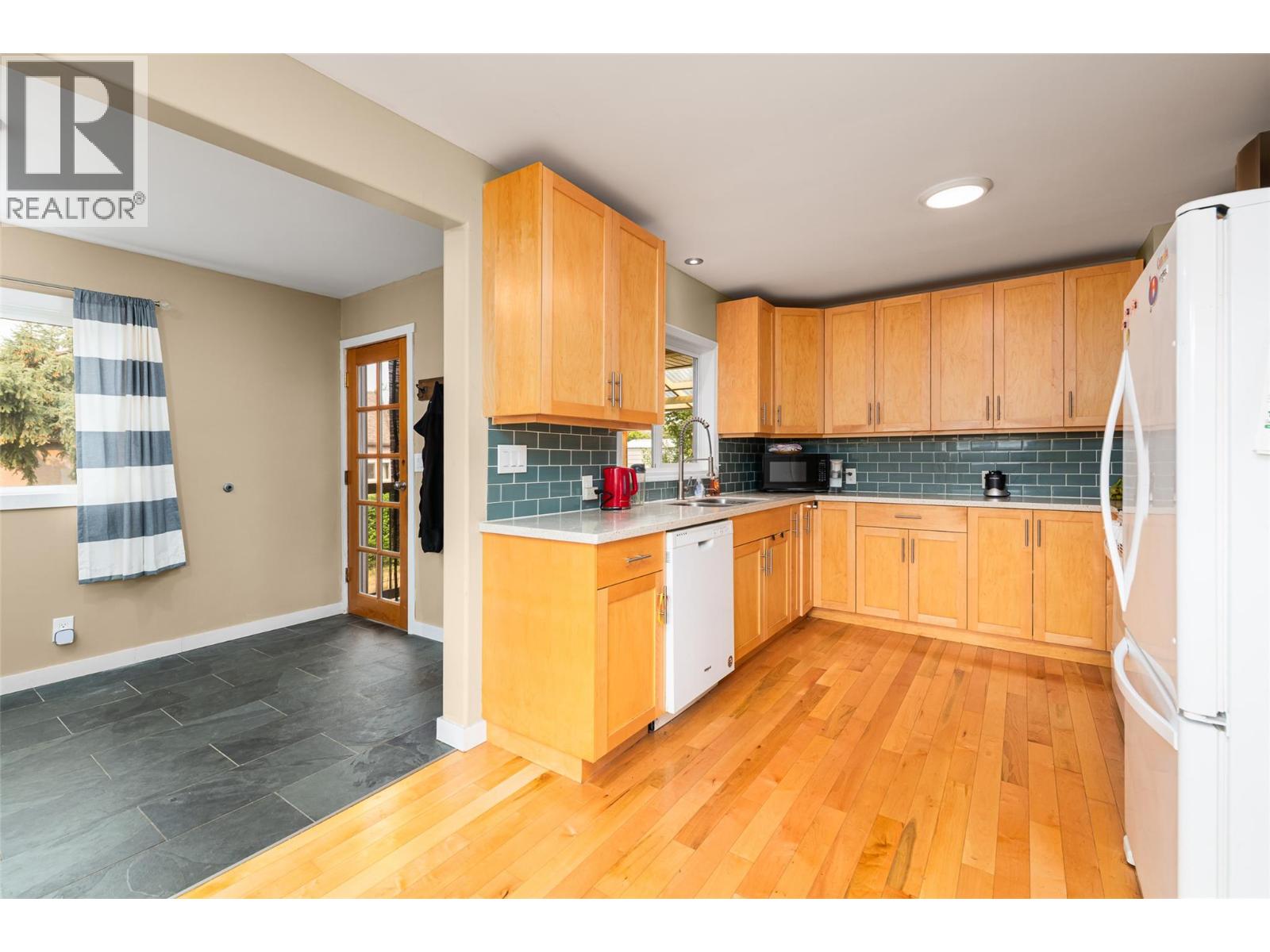 609 20th Avenue S - 10