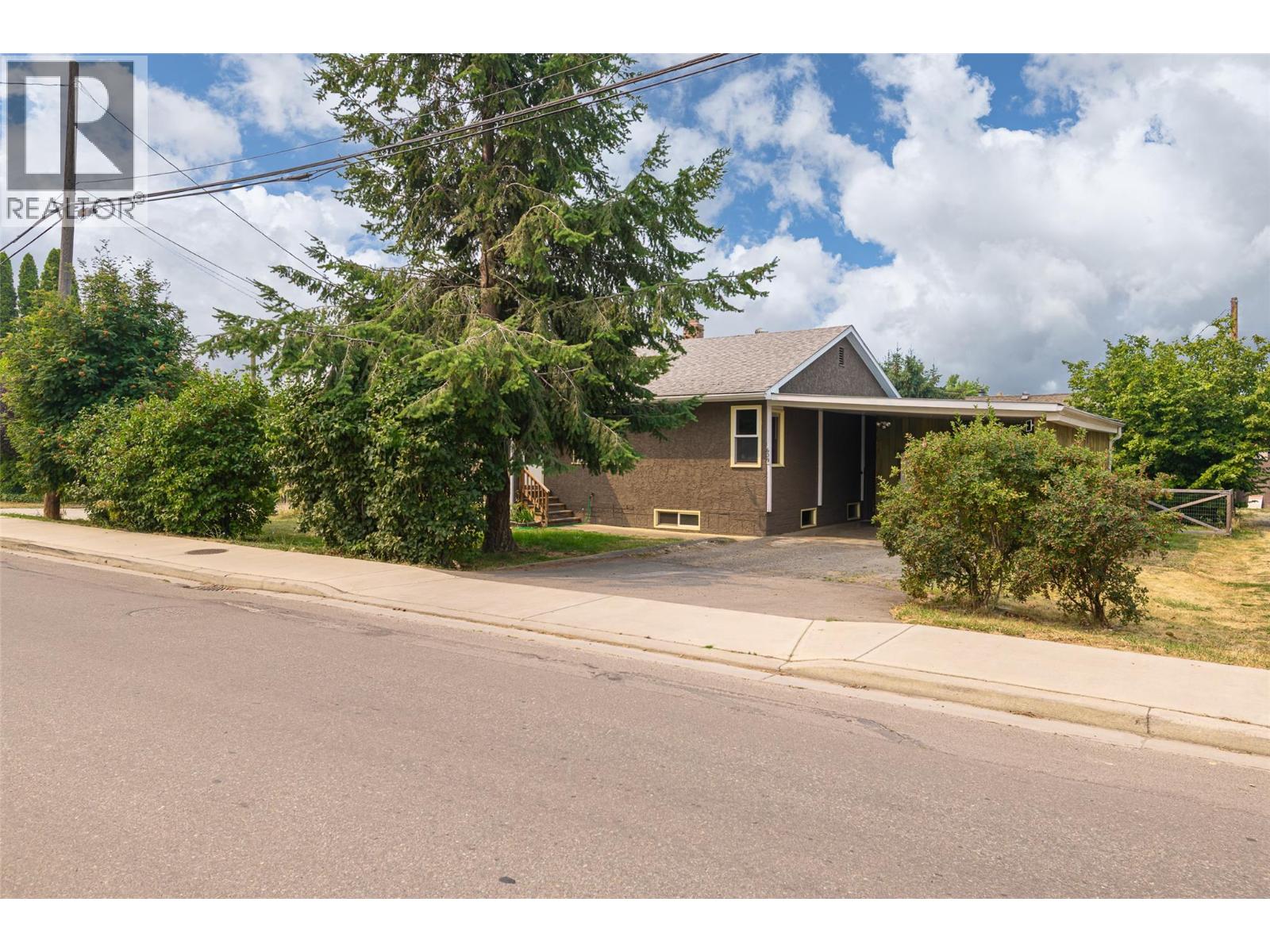 609 20th Avenue S - 22