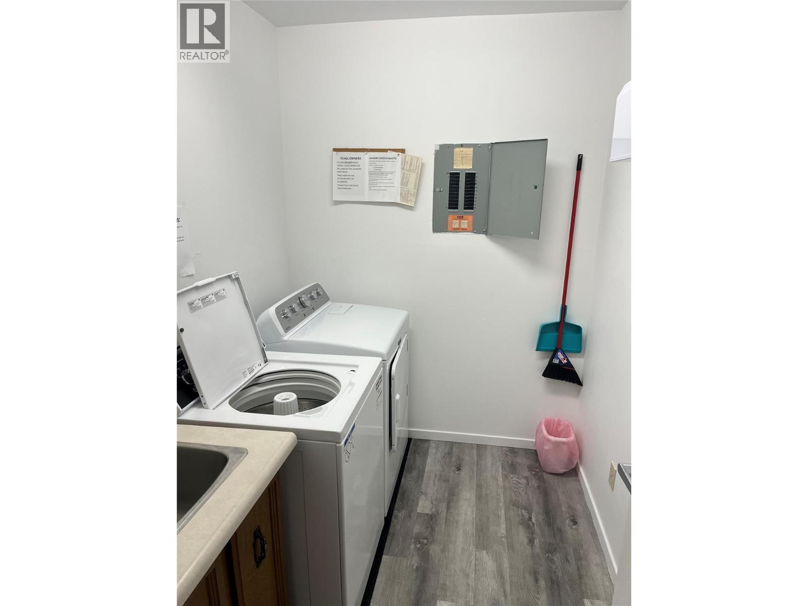 #202 555 Rowcliffe Avenue - Image 17