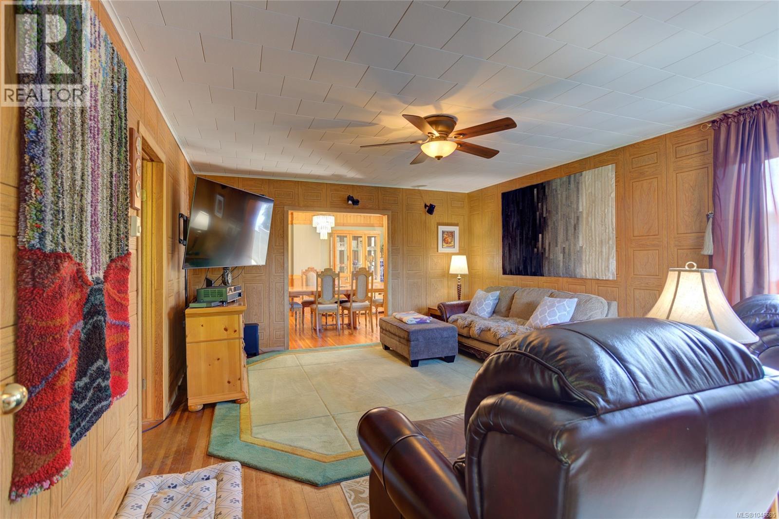 10660 Cedar Dr - Image 4
