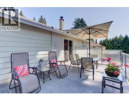 Kitchen - 10660 Cedar Dr, Youbou, BC V0R3E1 Photo 12