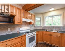 6587 Mystery Beach Rd, Fanny Bay, BC V0R1W0 Photo 22