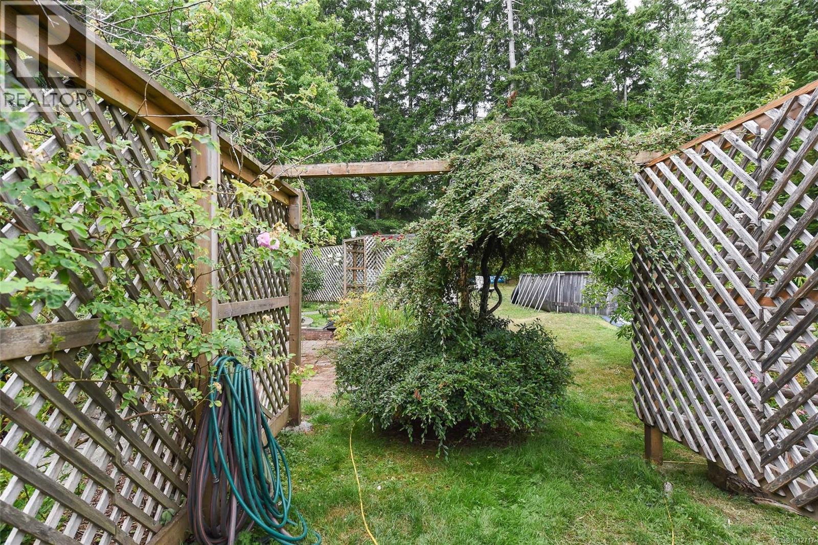 6587 Mystery Beach Rd, Fanny Bay