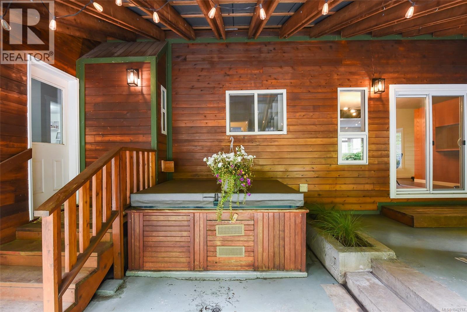 6587 Mystery Beach Rd, Fanny Bay