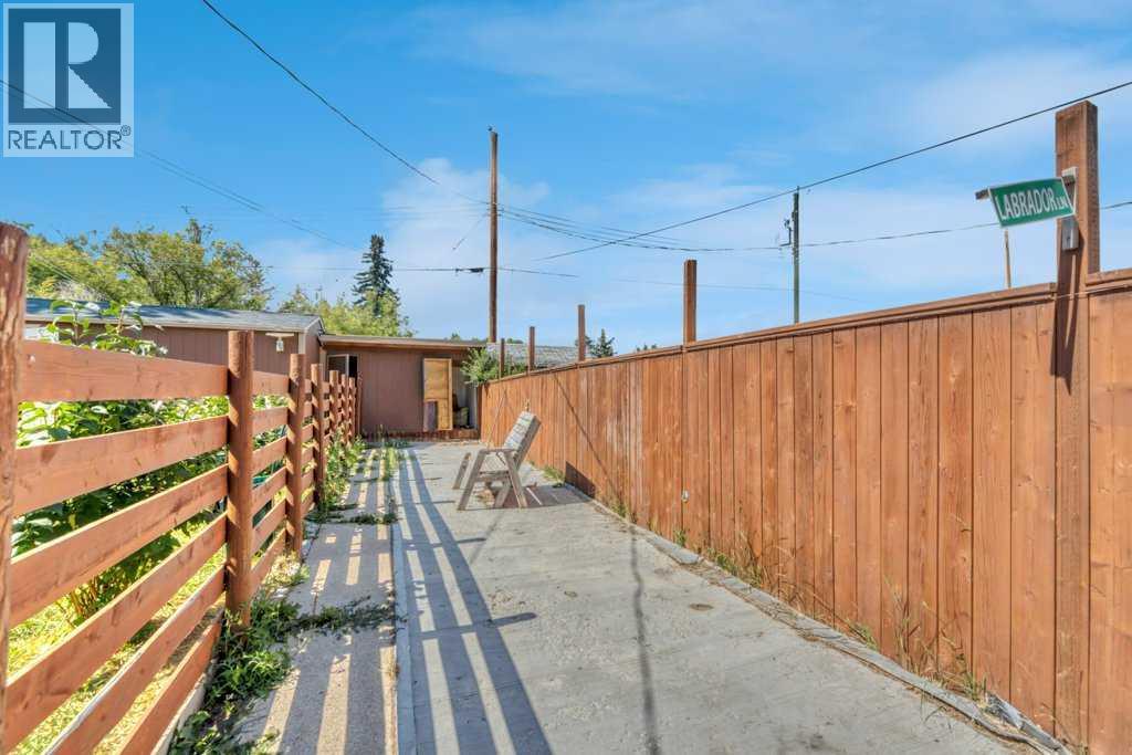118 3rd Avenue E - Image 32