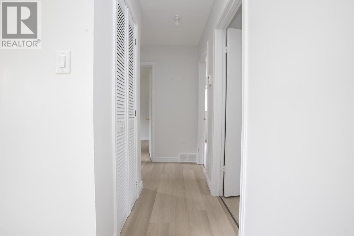 18 Eastern AVE - Image 18