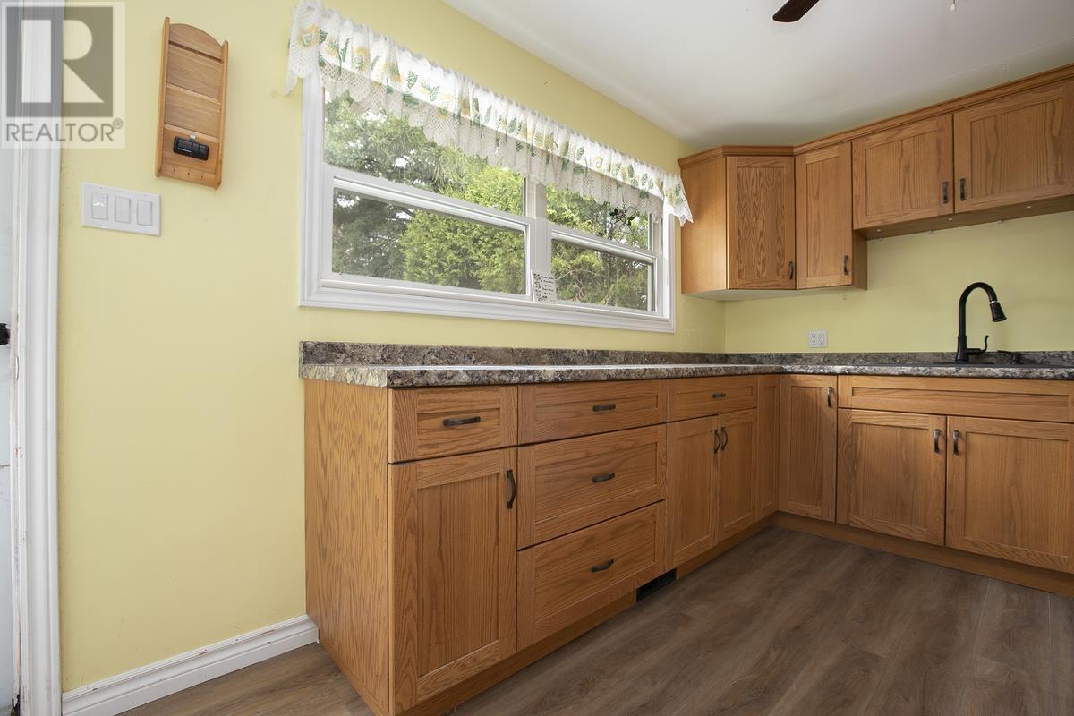 18 Eastern AVE - 31