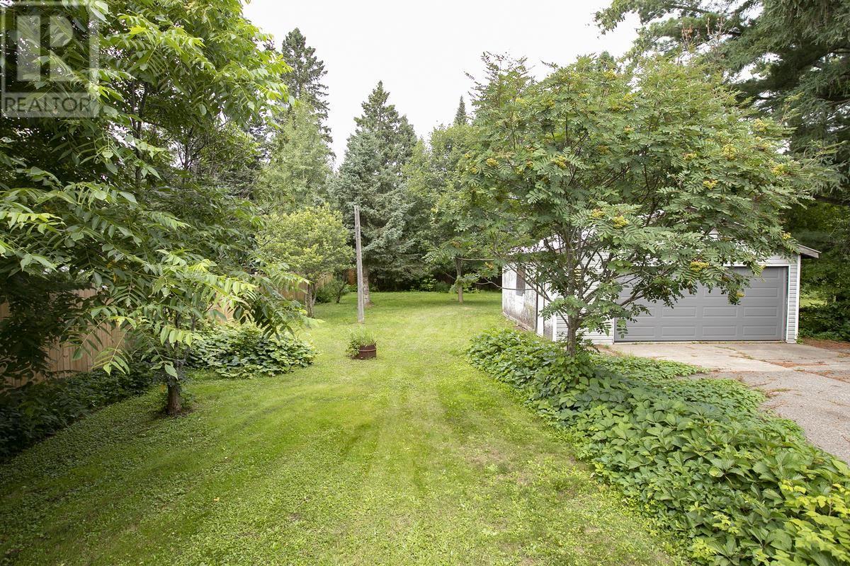 18 Eastern AVE - Image 9