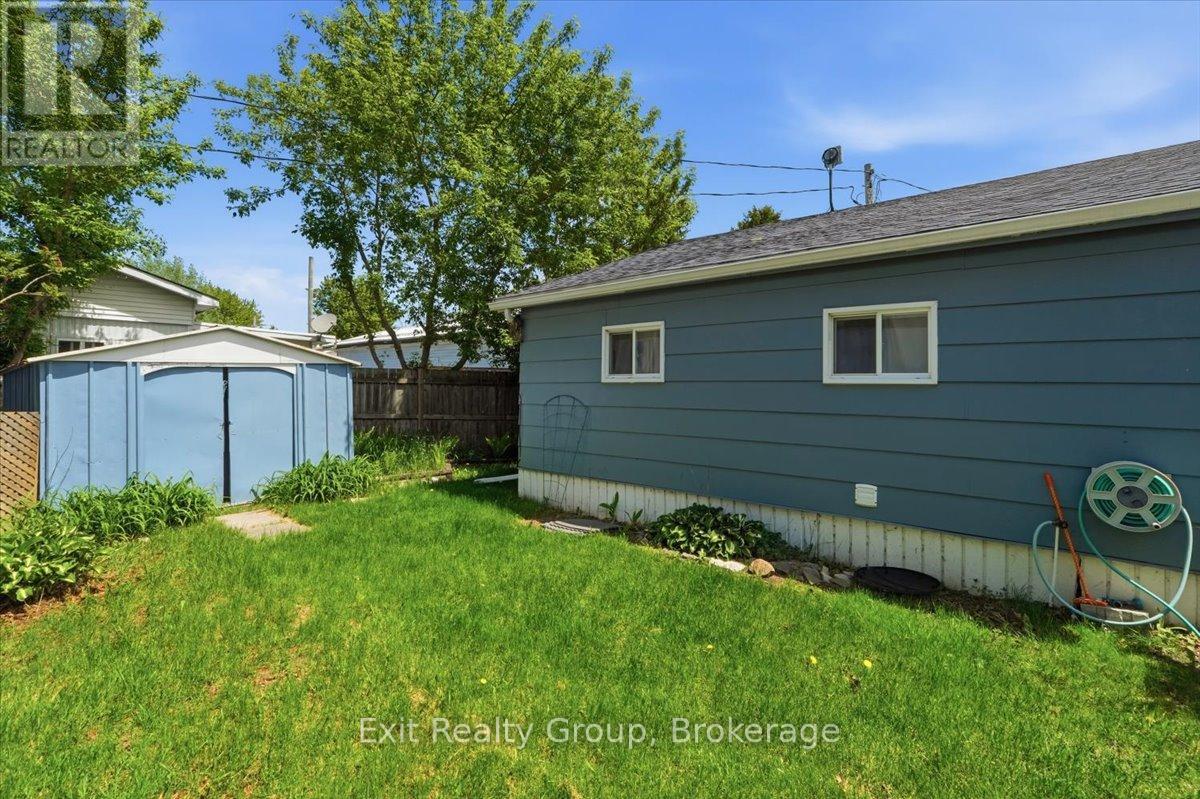 #63 63 WHITES ROAD - Image 18