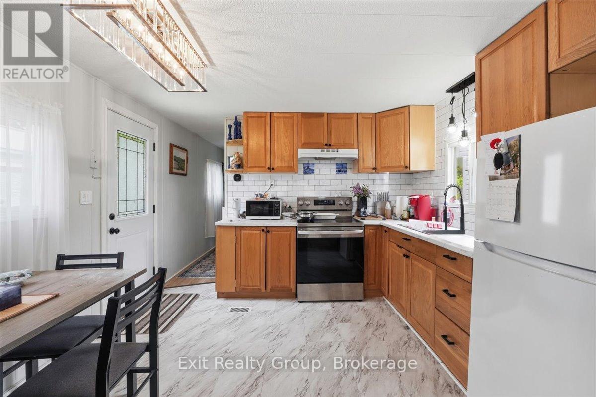 #63 63 WHITES ROAD - Image 8