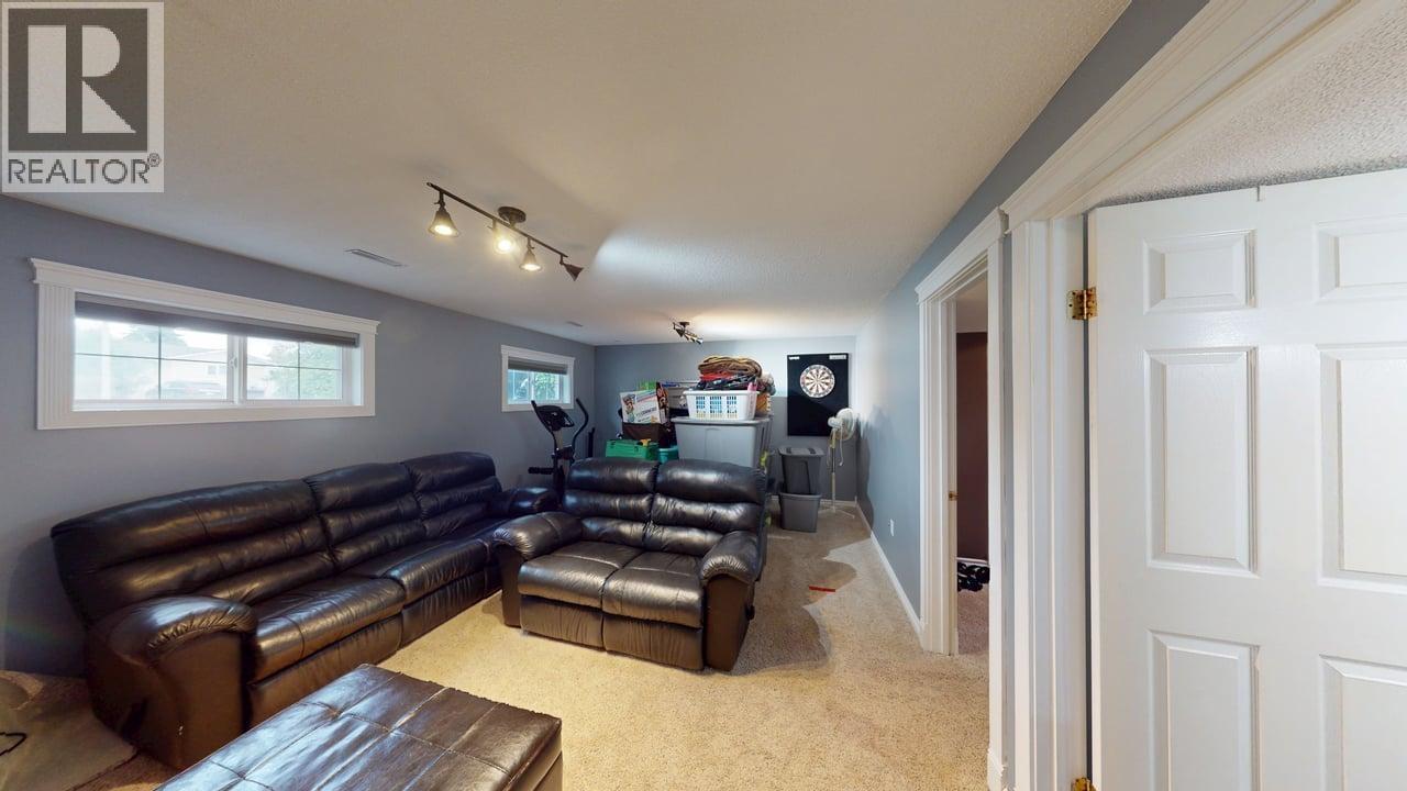 8604 90 STREET - Image 27