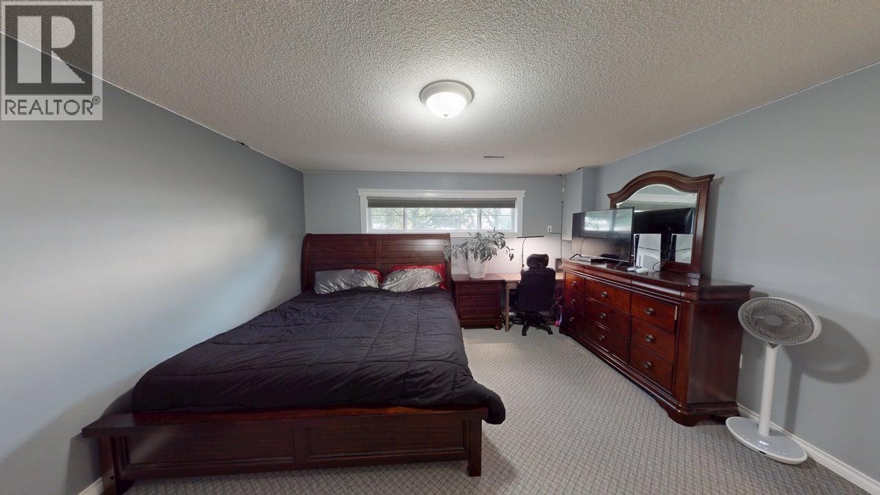 8604 90 STREET - 25