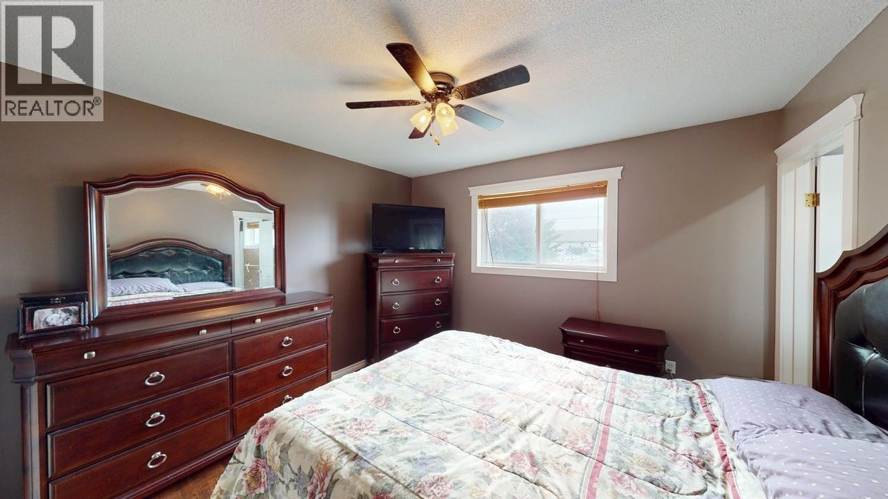 8604 90 STREET - 20