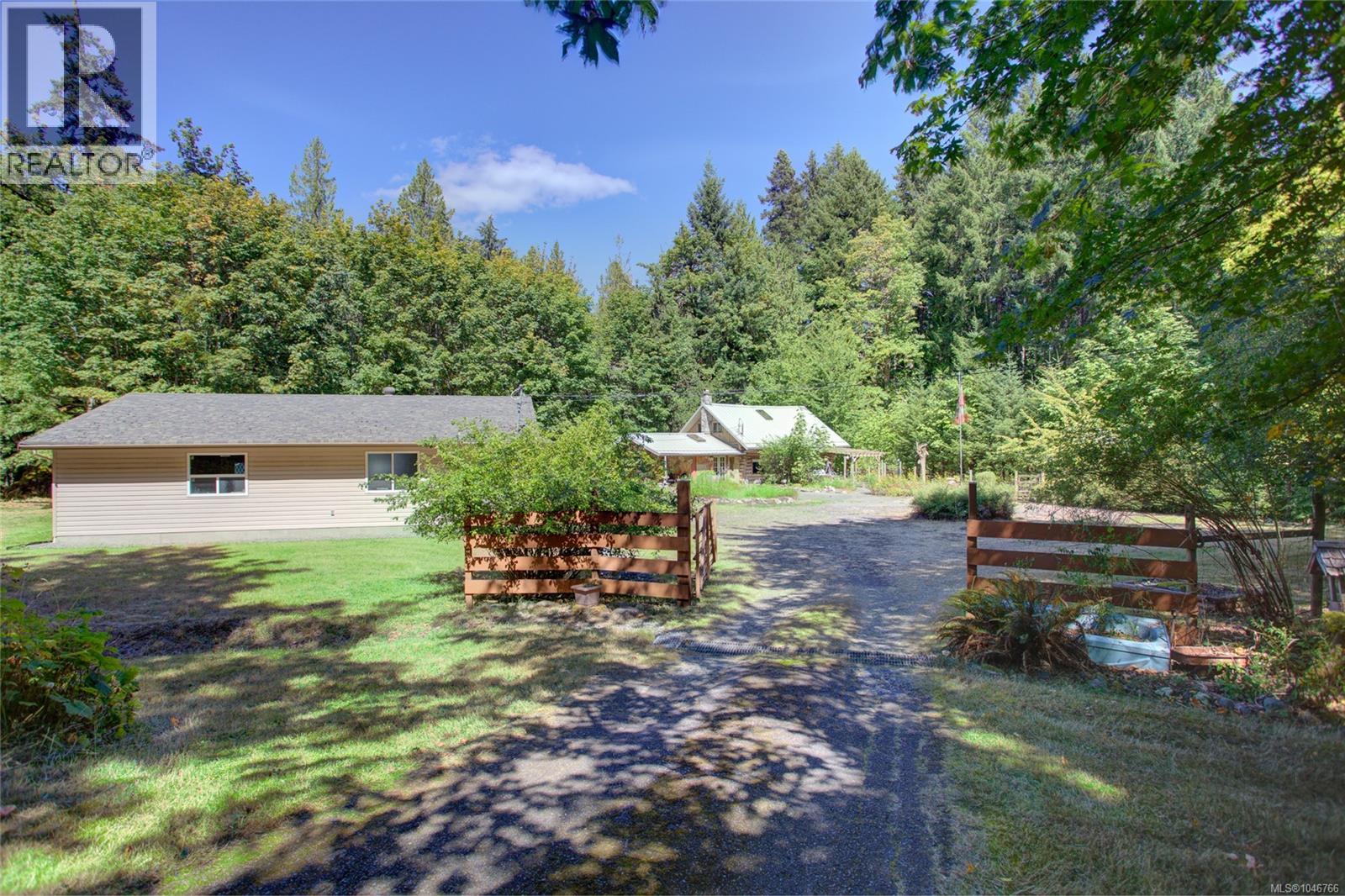 4389 Creighton Rd - 1