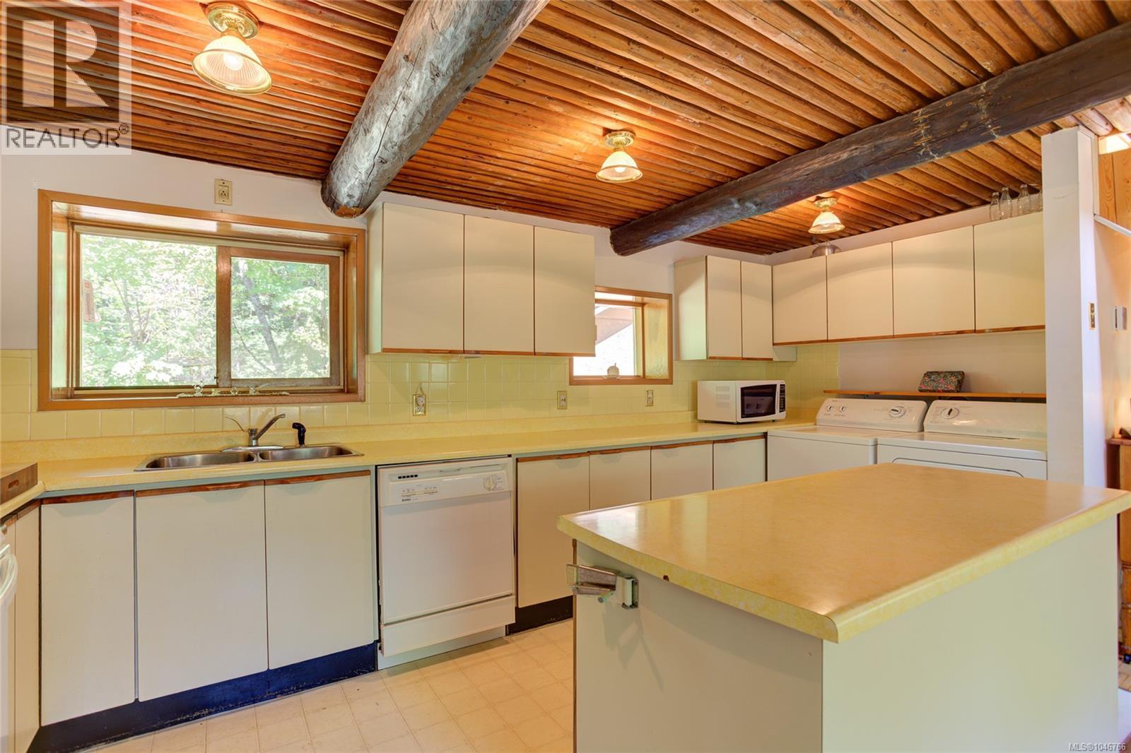 4389 Creighton Rd - Image 22