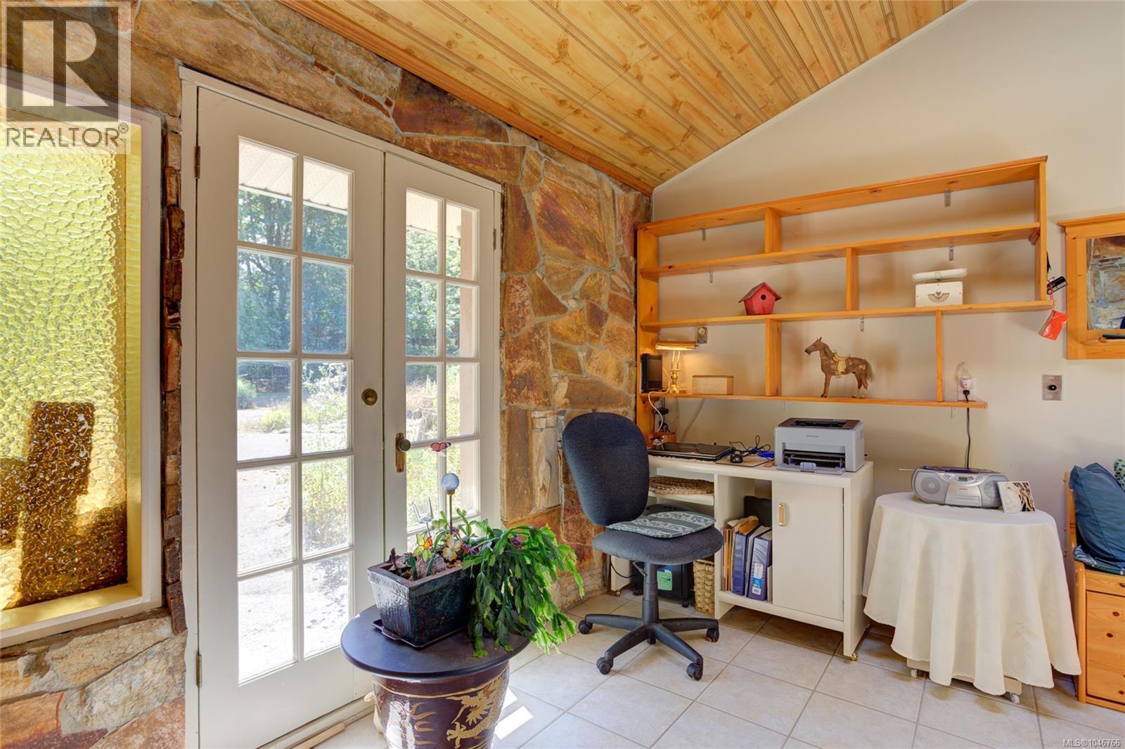 4389 Creighton Rd - Image 26