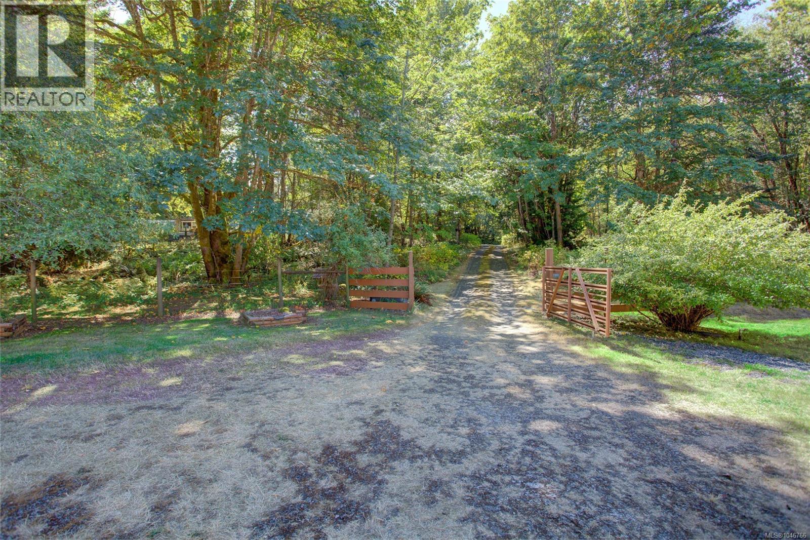 4389 Creighton Rd - Image 3